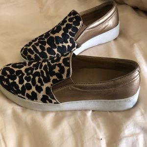 Vionoc brand pull on sneakers